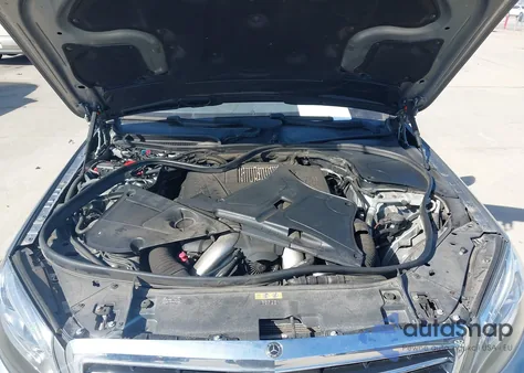 2015 Mercedes-Benz S 550 z USA, uszkodzony, nr VIN WDDUG8CB6FA148915